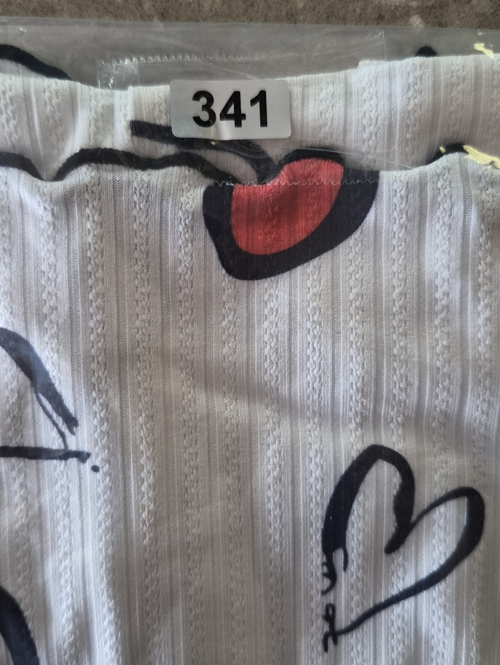 Sleep Set 2pc Shorts & Cropped Tank Top Sz Med Hearts White Red Black - Picture 12 of 12